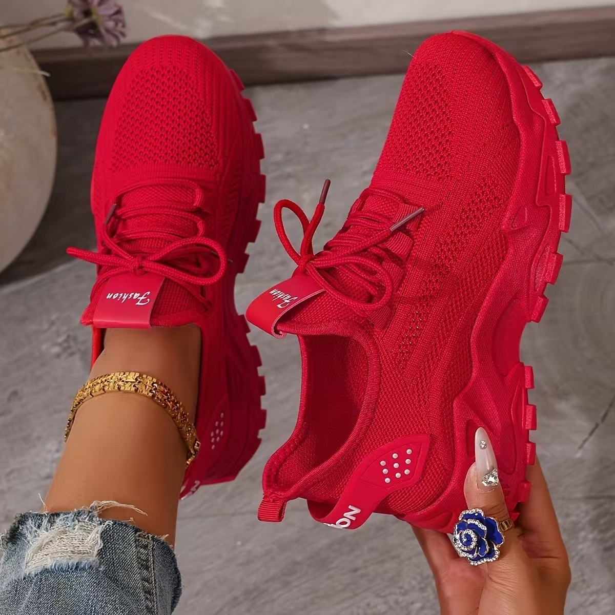 Maica | Women's Chunky Lace-Up Low-Top Trainer
